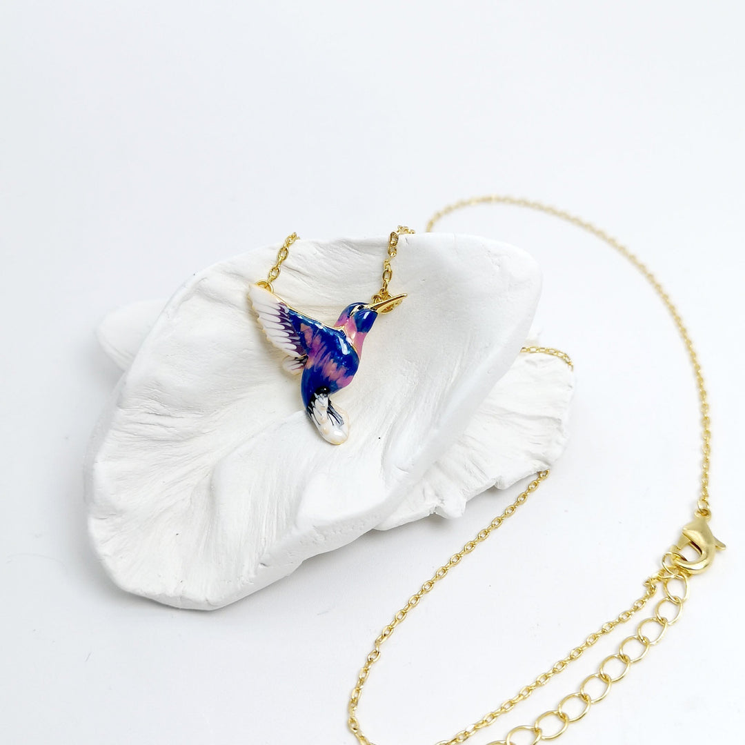 How to Choose and Wear a Hummingbird Pendant Necklace