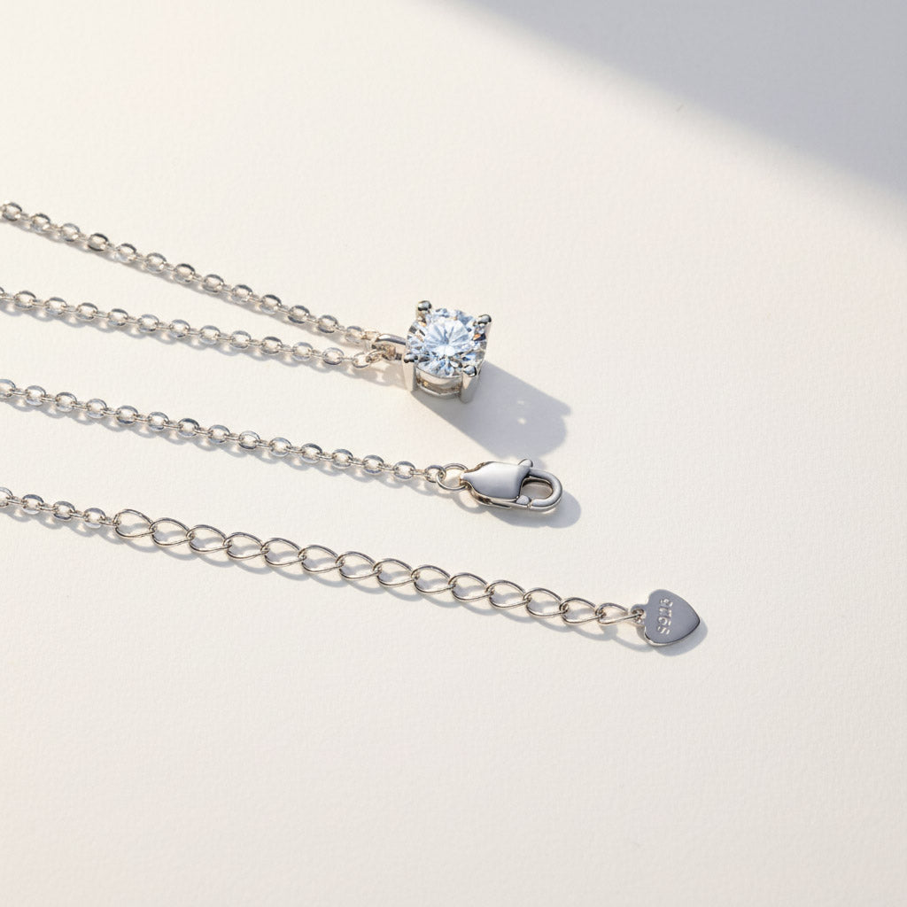 Elegant moissanite necklace with 1.5ct total weight on a 45+5cm chain